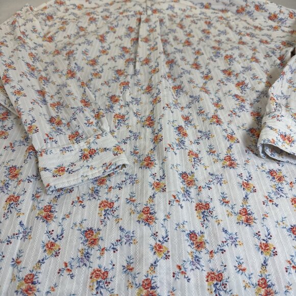 On 34th Woman's Size 1X Top Shirt Long Sleeve Floral Button Up Cottagecore - Picture 8 of 10